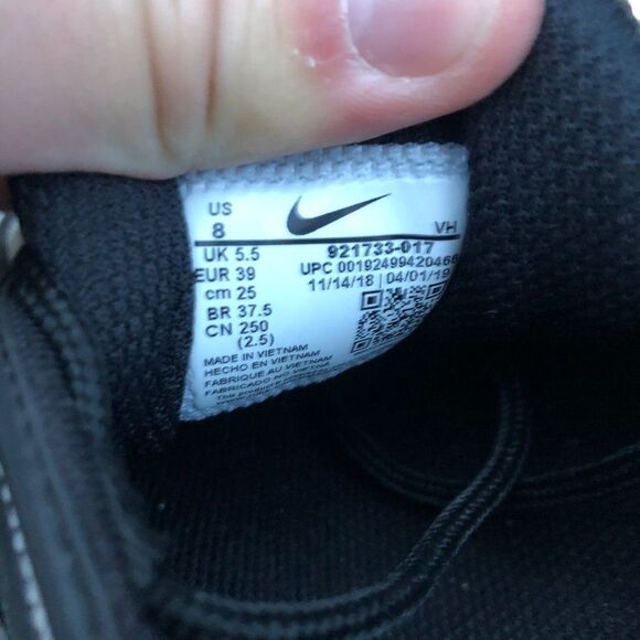 RARE 2019 Nike Air Max 97 Black Platinum Size 8 - Picture 7 of 15